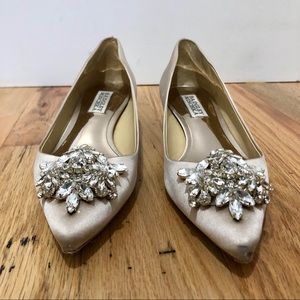 Badgley Mischka Kitten Heel Pump